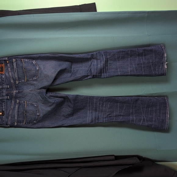 Lucky Brand Jeans. BootCut. Lola Boot. Low-Rise. Mid-Rise. 8/29. Euc - Picture 11 of 14